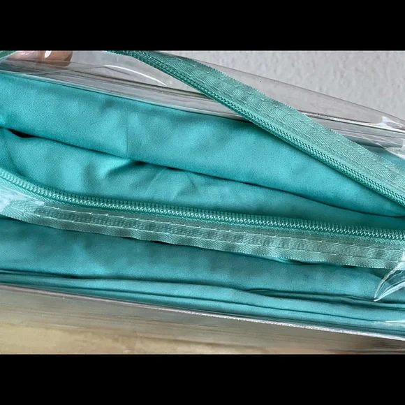 Queen size bed sheets set, New, deep pocket,4PCS,turquoise color - Picture 3 of 4